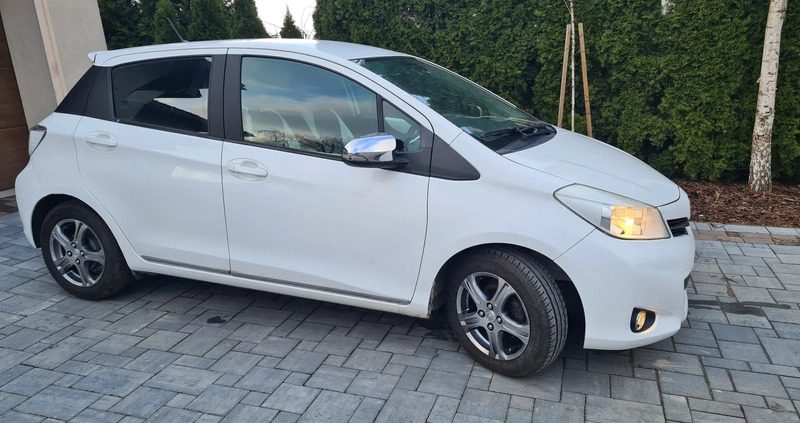 Toyota Yaris cena 36900 przebieg: 89600, rok produkcji 2017 z Kielce małe 92